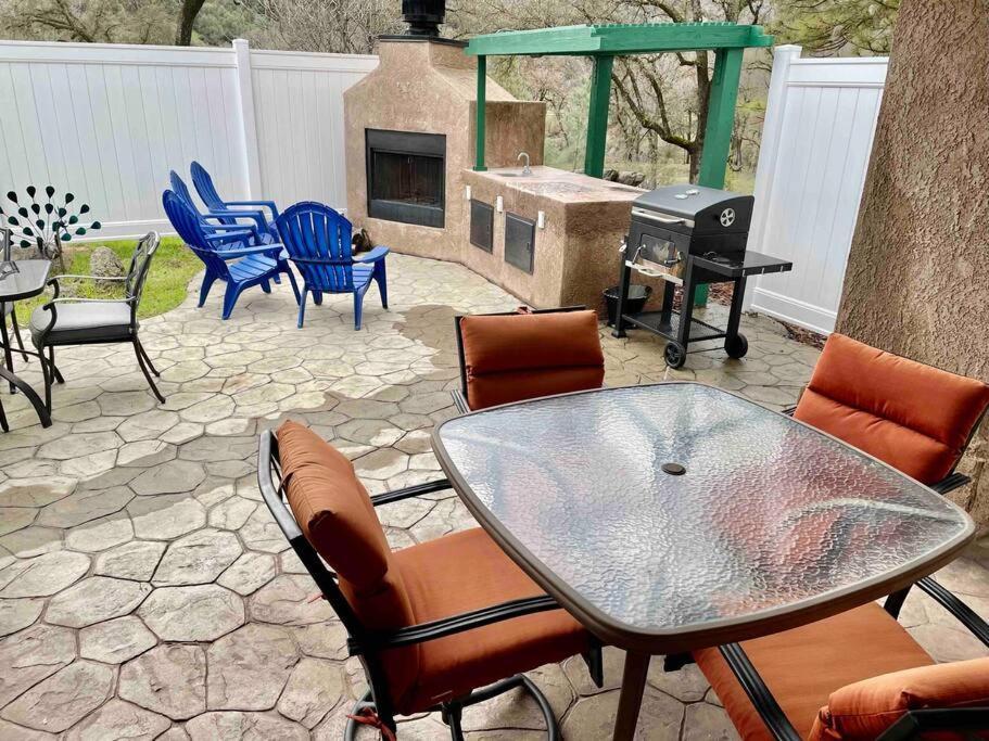 Peacock Hot Tub Sleeps Up To 4 Bbq Vakantiehuis *